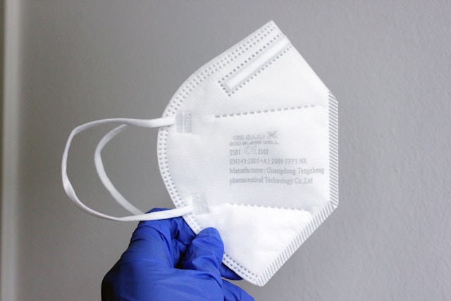 material médico descartable con garantía internacional, consumibles críticos, bioseguridad, diagnóstico y mobiliario clínico.